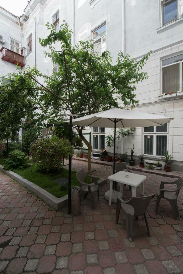 Queen Holiday Apartment Bucarest Esterno foto